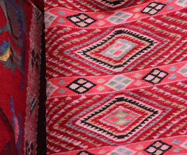 Colorido macedonio hecho a mano recuerdos tradicionales de lana. concepto de color — Foto de Stock