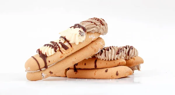 Pedaços de bolo de chocolate e enchimento de baunilha . — Fotografia de Stock