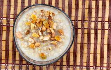 Türk geleneksel tatlı Aşure (Noah'ın puding)