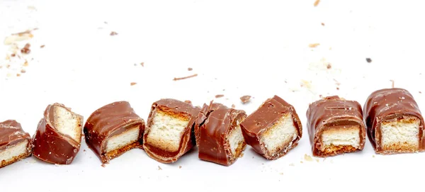 Barra de chocolate com preenchido com waffer doce crocante — Fotografia de Stock