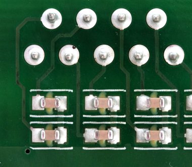 birçok elektrik bileşenleri ile elektronik baskılı devre kartı