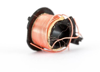 küçük elektrik trafo beyaz üzerine zarar