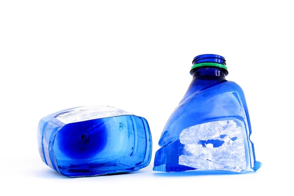 Används plastflaskor för kemikalier på vit bakgrund — Stockfoto