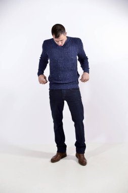 Stüdyodaki genç adam