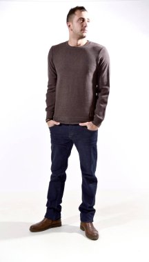 Stüdyodaki genç adam