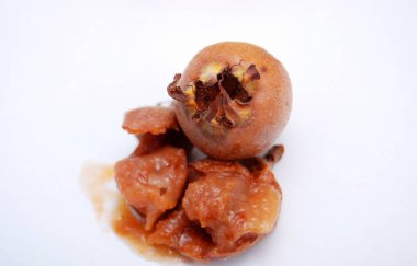 Beyaz muşmulası meyve