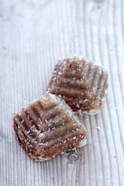 Piramit şekli ev yapımı tatlı pasta