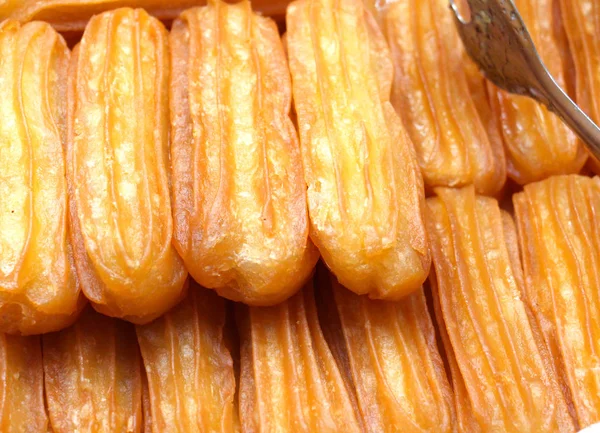 Türk geleneksel tatlısı tulumba denir