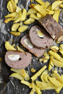 ev yapımı köfte yağsız kıyma yapılan dilimlenmiş.