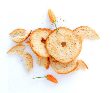 Fırında dilim rulo, kırmızı biber biber lezzet ile