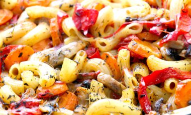 Makarna, baharatlar, sebzeleri ve meyveleri