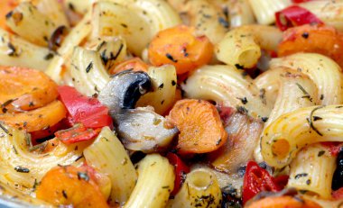 Makarna, baharatlar, sebzeleri ve meyveleri