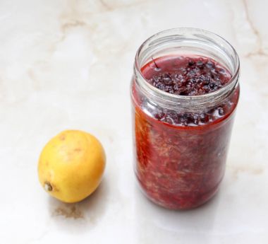 Ev yapımı bitkisel yağ St Johns wort, bitki gelen şifa