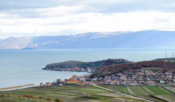 Lago Ohrid, pueblo de Lin, Albania — Foto de Stock