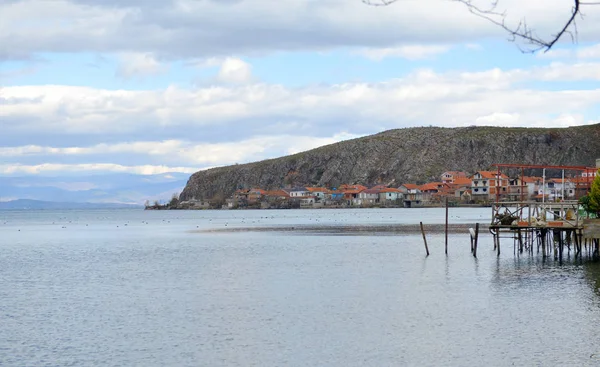 Lake Ohrid, wiew da cidade de Pogradec, Albânia — Fotografia de Stock