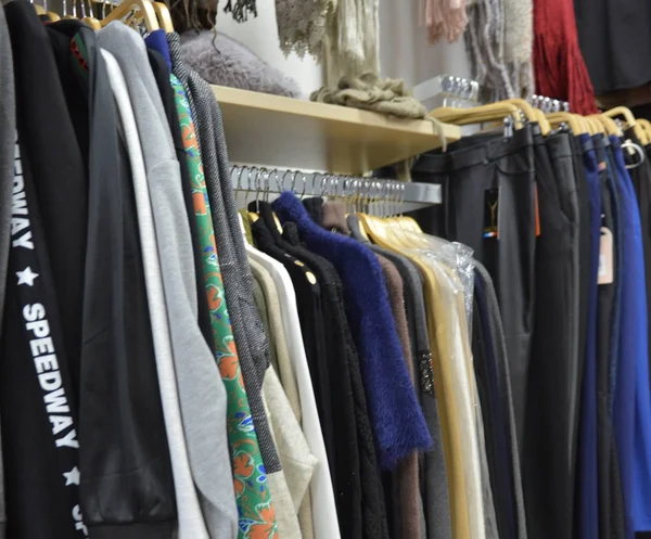 Negozio di abbigliamento boutique — Foto Stock