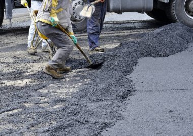 bir sokak yolunun yeniden düzenlenmesi, belediye işleri