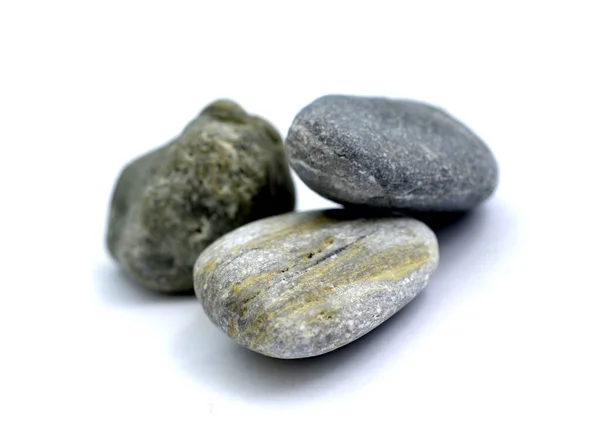 Πέτρα από την παραλία που απεικονίζεται στο στούντιο σε λευκό φόντο — Φωτογραφία Αρχείου