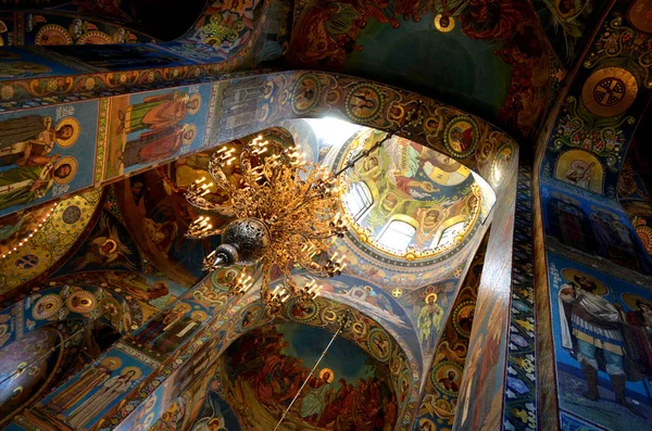 Iglesia ortodoxa en San Petersburgo Rusia, 22 de agosto de 2015 — Foto de Stock