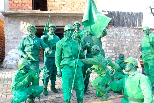 VEVCANI, MACEDONIA - 13 JANUARY , 2020: General atmosphere with dressed up participants at an annual Vevcani Carnival, in southwestern Macedonia, — Stock Photo, Image