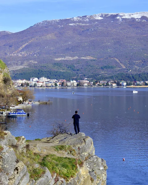 Ohrid Macedonia February 2020 Man Cliff Picturing Lake Ohrid City — 스톡 사진