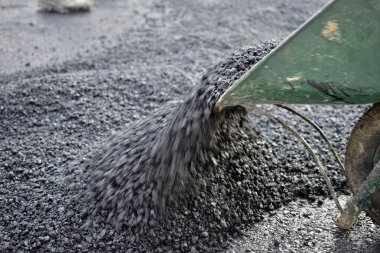 Bir sokak yolunun yeniden inşası, belediye işleri.