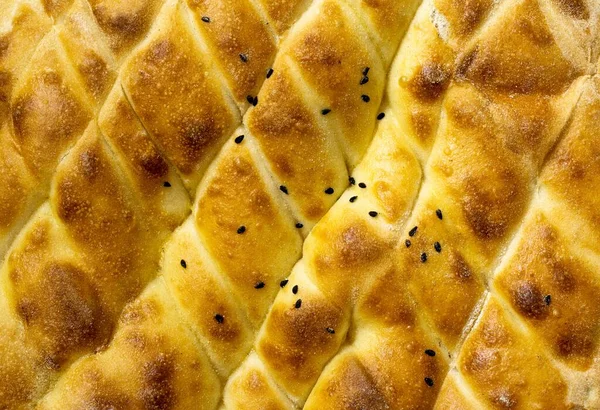 Φρέσκο Ψωμί Απομονωμένο Κίτρινο Φόντο — Φωτογραφία Αρχείου