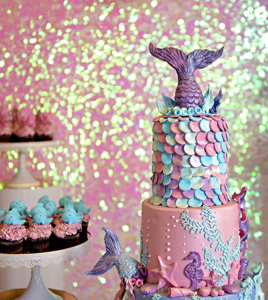 Bebe Fille Veritable Gateau D Anniversaire Image De Theme De La Vie Marine Lumiere Jeune Stock Photo