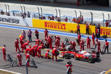 Soçi, Rusya - 31 Temmuz 2016: Pit stop Fer Formula 1 araba