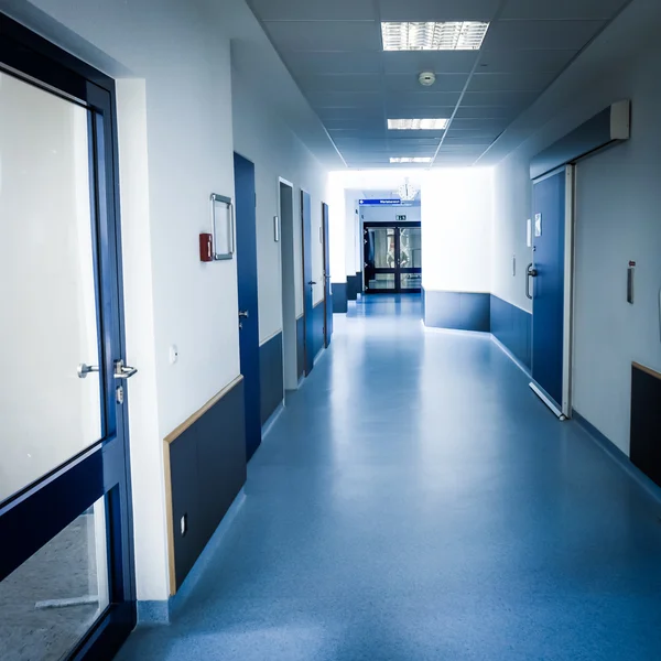 Corridor in hospital. hospital hallway. hospital interior — Stock Photo, Image