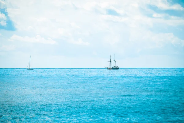 Segelschiffe. Schiffe und Yachten — Stockfoto