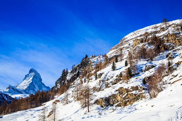 马特宏峰山的看法。马特宏峰，采尔马特瑞士 — 图库照片