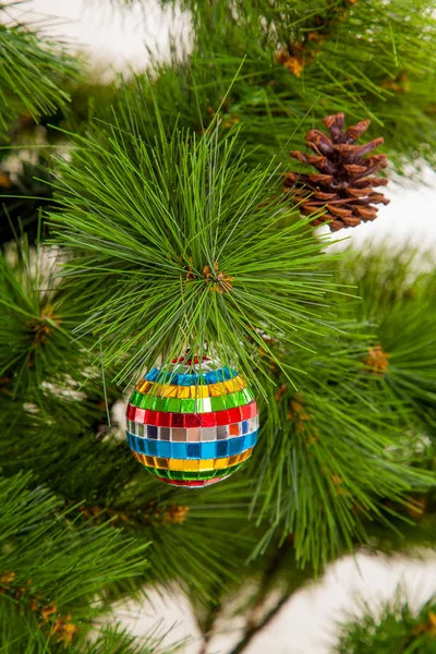 Weihnachtskonzept mit Kugeln. Weihnachtsball — Stockfoto