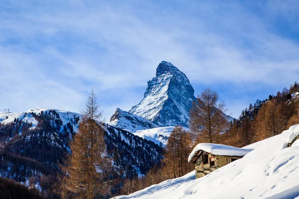 马特宏峰山的看法。马特宏峰，采尔马特瑞士 — 图库照片