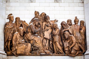 İsa, Hıristiyan bir tapınağın dış mobilya parçası