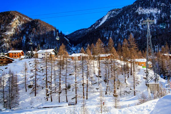 Zermatt, Zwitserland. oud houten huis in Zermatt — Stockfoto