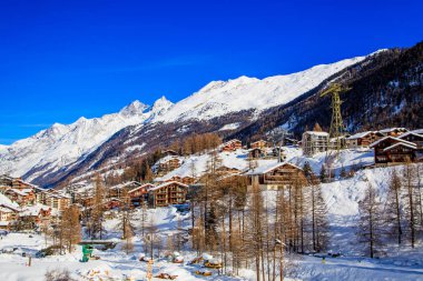 Zermatt, İsviçre. Zermatt eski ahşap evde