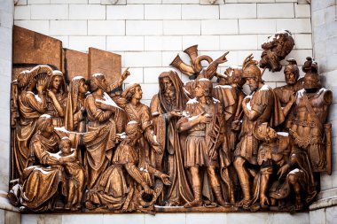 İsa, Hıristiyan bir tapınağın dış mobilya parçası