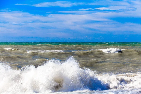 Vihar seascape kilátás. Tengeri háttér. Hullámok. hullámok összeomlik — Stock Fotó
