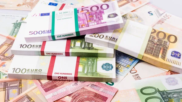 Dinero en efectivo. billetes en euros. Dinero en euros — Foto de Stock