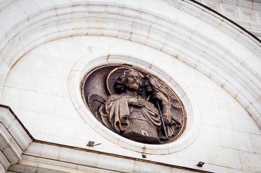 İsa, Hıristiyan bir tapınağın dış mobilya parçası