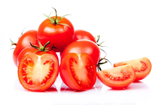 Legumes de tomate isolados sobre fundo branco — Fotografia de Stock