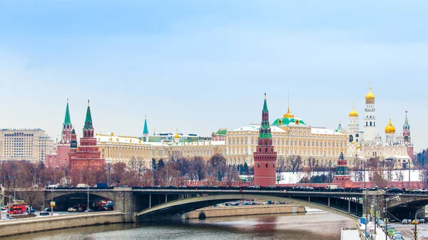 Vista del Kremlin en invierno, Moscú, Rusia. Invierno en Rusia —  Fotos de Stock