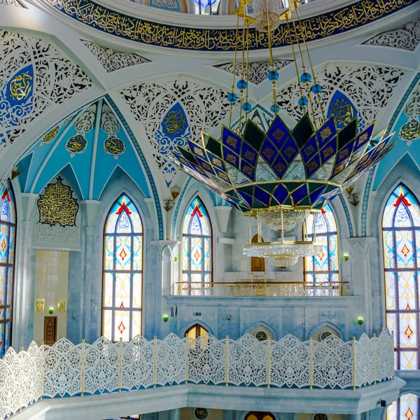 KAZAN, RUSIA - 01 DE DICIEMBRE DE 2014: Interiores del famoso Qol Shari — Foto de Stock