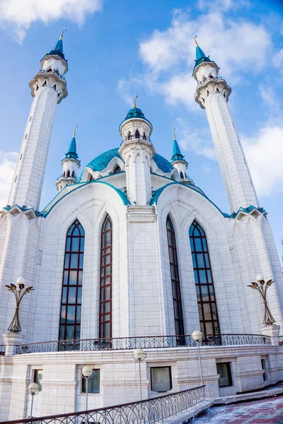 La mezquita Qol Sharif en el Kremlin de Kazán. Tartaristán, Rusia. Kul. — Foto de Stock