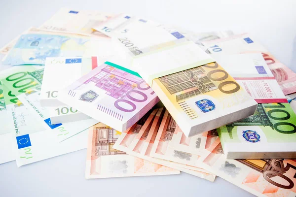 Mucho dinero en efectivo. ¿Euros? billetes en euros. Dinero Euro bac —  Fotos de Stock