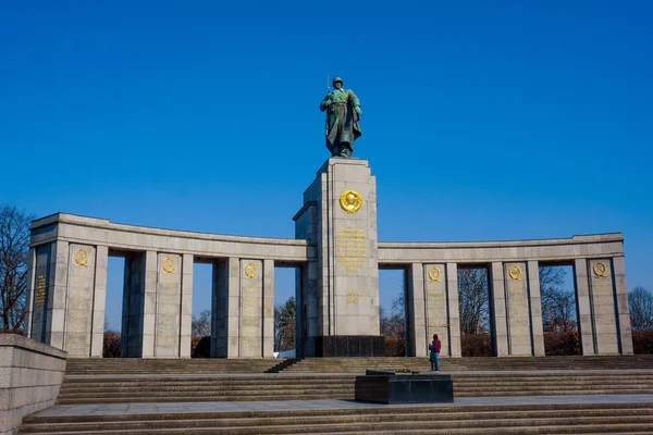 Sovjet-Unie oorlogsmonument, treptower park, berlin, Duitsland — Stockfoto