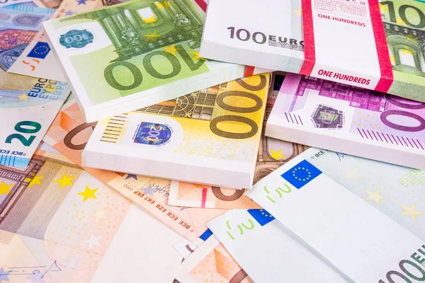 Dinero en euros. Fondo en efectivo en euros. Billetes en euros —  Fotos de Stock
