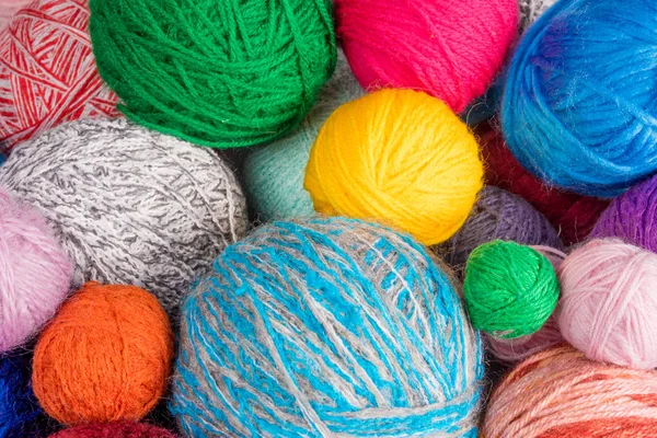 Wool yarn ball. Colorful threads for needlework. Colorful fabric — Stock Photo, Image