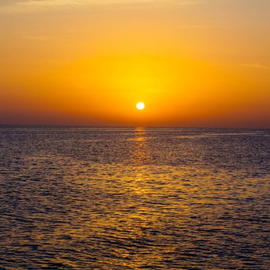 gün batımı. günbatımı manzara. gün batımı deniz